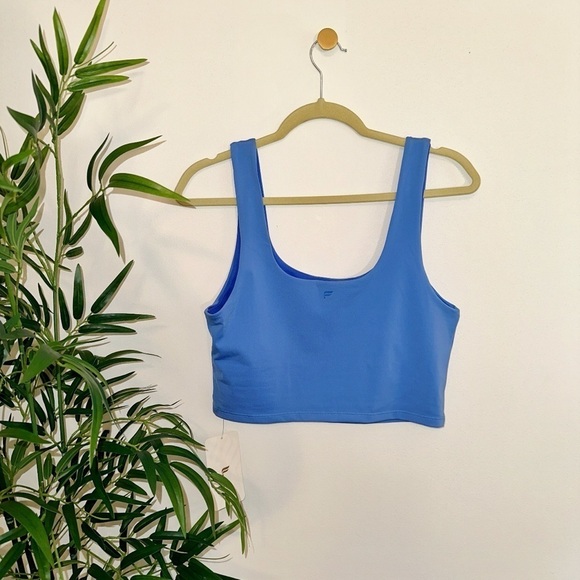 NWT fabletics fresh air Lydia built-in sports bra long line crop tank L - Picture 5 of 9